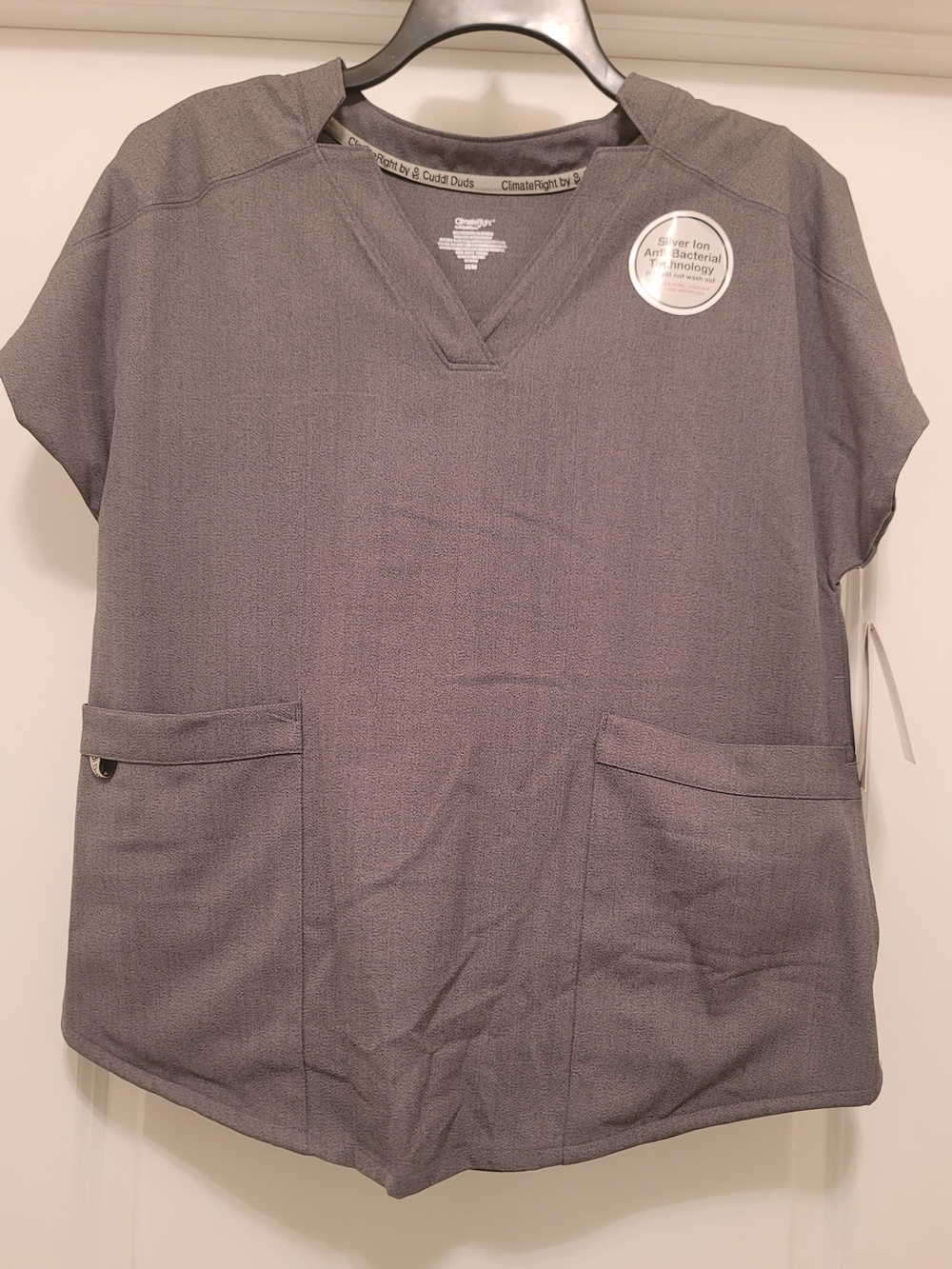Cuddle Duds Gray Women Climate Right 6-Pocket V-Neck Scrub Top, Size: M, Size: M